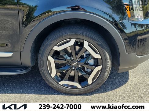 Certified 2024 Kia Telluride EX w/ EX Captain's Chair Package FWD image 7