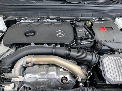Used 2026 Mercedes-Benz GLB 250 4MATIC image 9