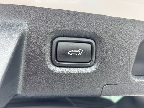 Used 2022 Hyundai Santa Fe SEL w/ Convenience Package FWD image 18