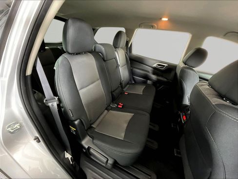 Used 2018 Nissan Pathfinder SV AWD/4WD image 25