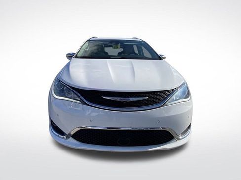 Used 2019 Chrysler Pacifica Limited w/ Tire & Wheel Group image 13