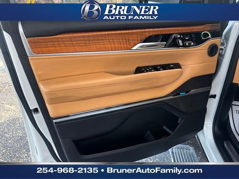 Used 2022 Jeep Grand Wagoneer Series III w/ Rear Seat Video Group 1 image 11