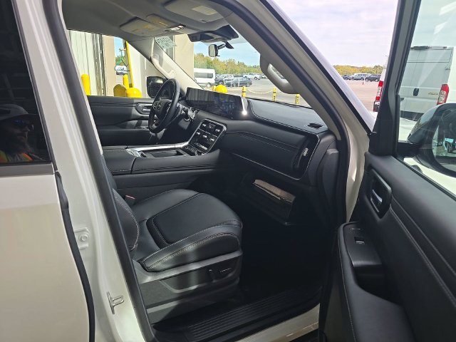 Certified 2026 Nissan Armada SV AWD/4WD image 6