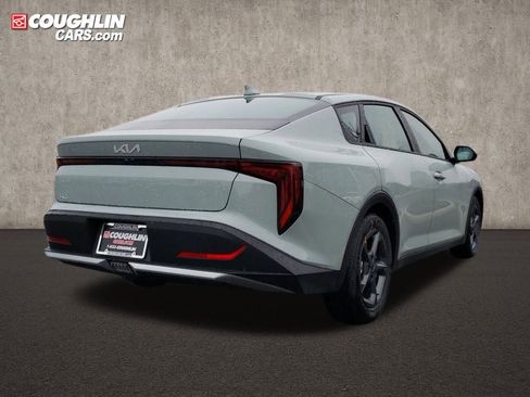 New 2025 Kia K4 LXS image 8