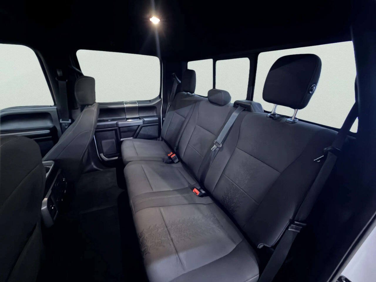 Used 2018 Ford F150 XLT w/ Equipment Group 302A Luxury AWD/4WD image 21