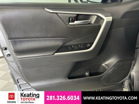 Used 2022 Toyota RAV4 XLE Premium FWD image 11