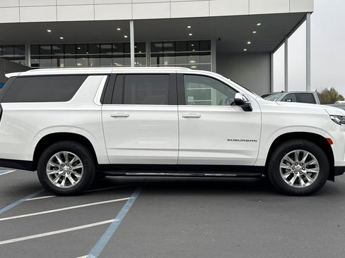 Certified 2023 Chevrolet Suburban Premier image 2