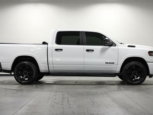 Used 2025 RAM 1500 Big Horn AWD/4WD image 3