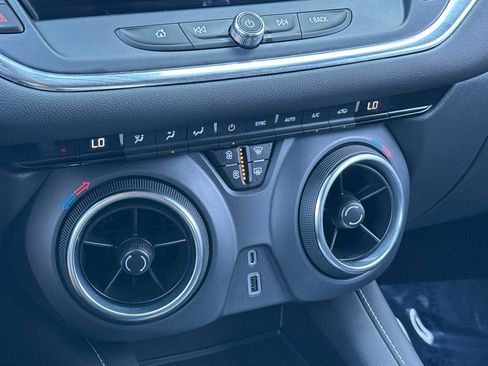 Used 2023 Chevrolet Blazer LT image 31