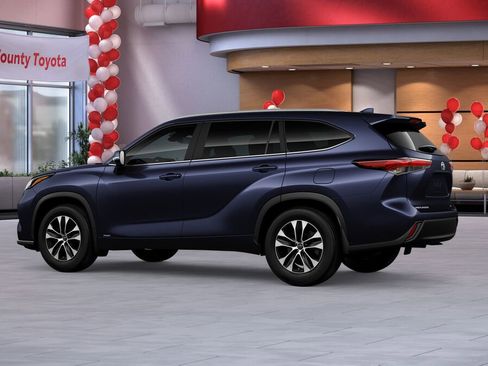 New 2026 Toyota Highlander XLE image 5