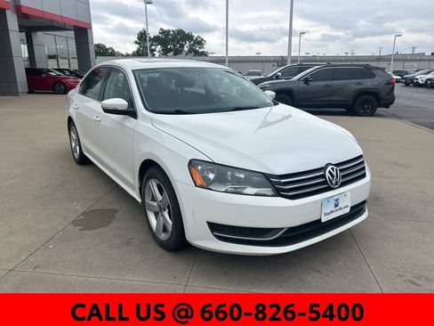 Used 2013 Volkswagen Passat TDI SE FWD image 3