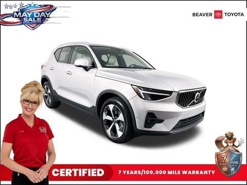Used 2023 Volvo XC40 B5 Plus w/ Driver Assist Package AWD/4WD image 1