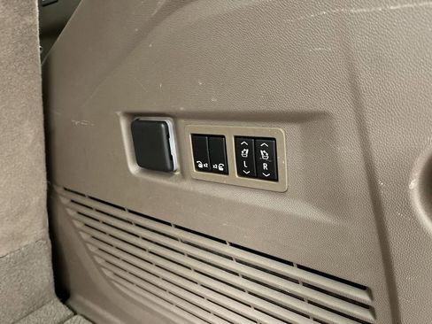 Certified 2024 GMC Yukon Denali AWD/4WD image 35