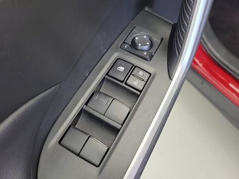 Used 2025 Toyota RAV4 LE AWD/4WD image 21