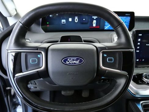 Certified 2025 Ford Expedition Platinum AWD/4WD image 27