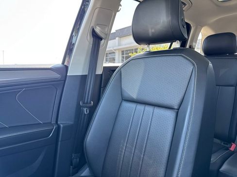 Certified 2022 Volkswagen Tiguan SE FWD image 22