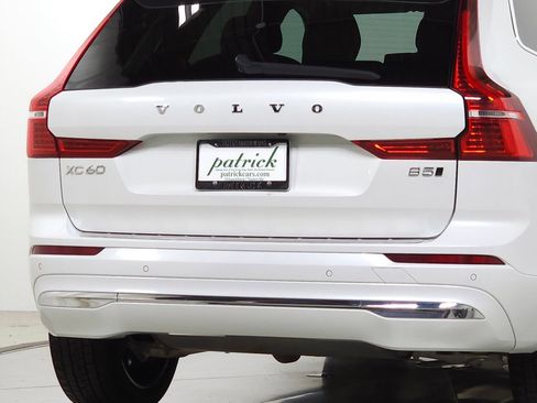 Used 2023 Volvo XC60 B5 Plus w/ Climate Package AWD/4WD image 11