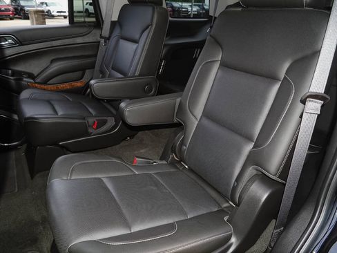 Used 2018 Chevrolet Tahoe Premier AWD/4WD image 32