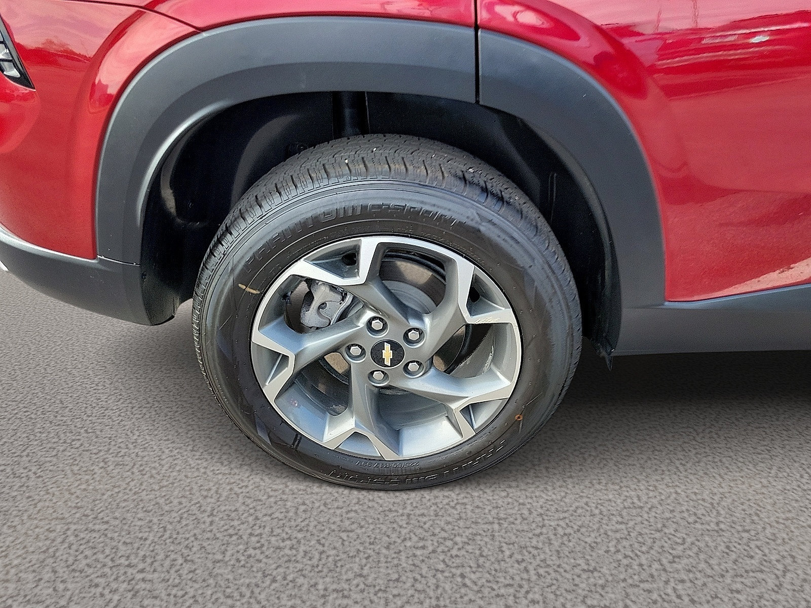 Used 2025 Chevrolet Trax LT FWD image 7
