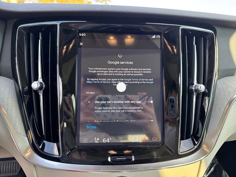 New 2026 Volvo V60 B5 Cross Country Plus w/ Protection Package Premier image 24