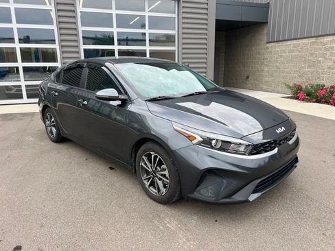 Used 2024 Kia Forte LXS w/ LXS Technology Package FWD image 3