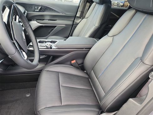 New 2026 Cadillac Lyriq Premium Luxury image 8