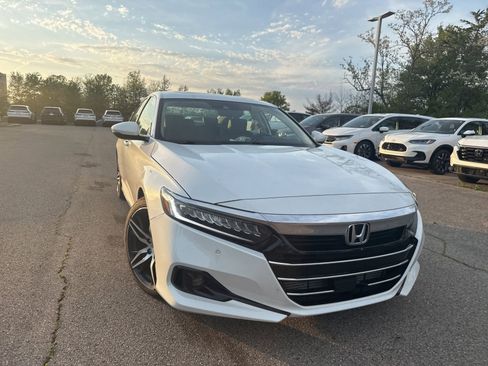 Used 2021 Honda Accord Touring image 18