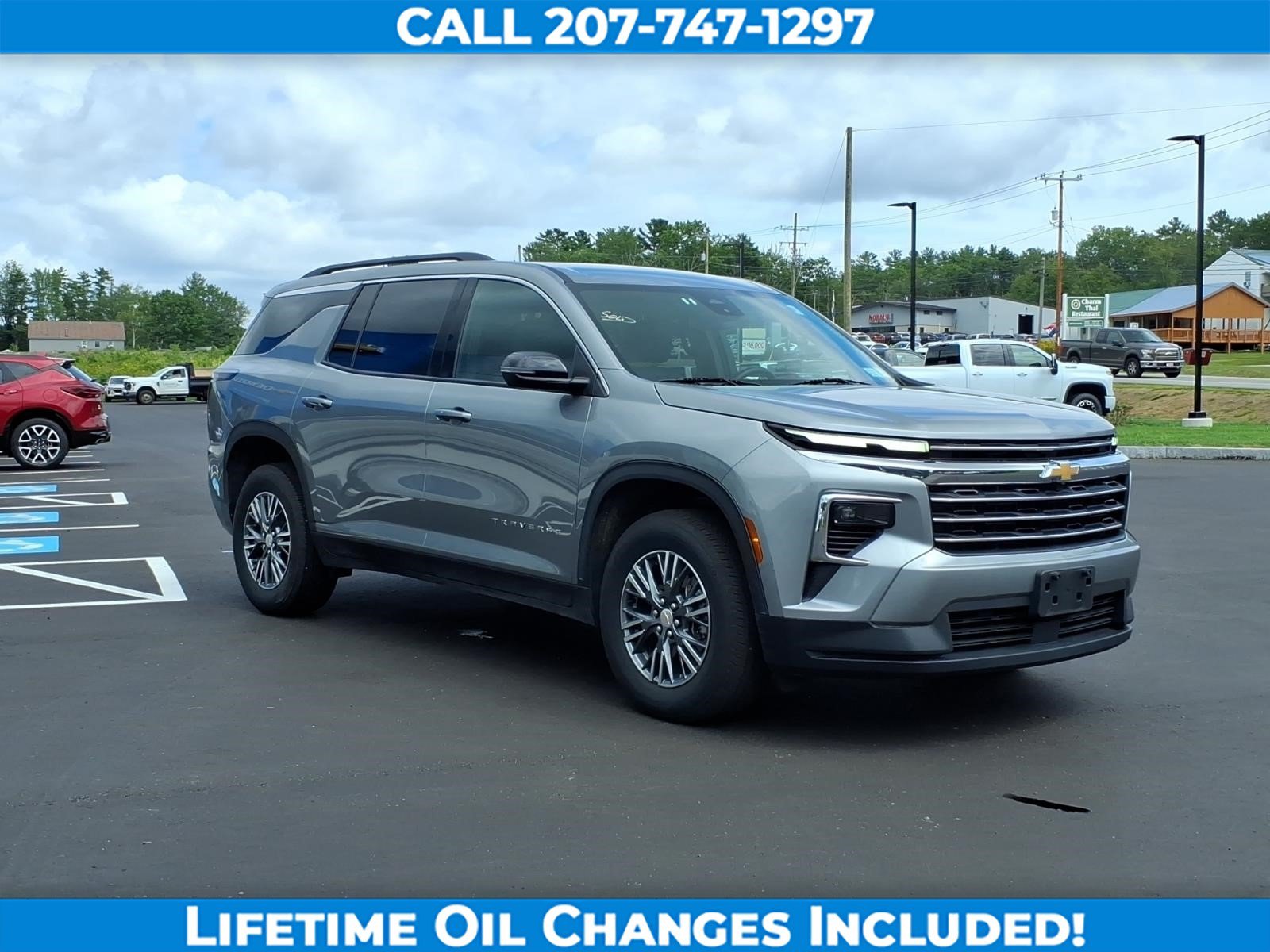 Used 2026 Chevrolet Traverse LT AWD/4WD image 3