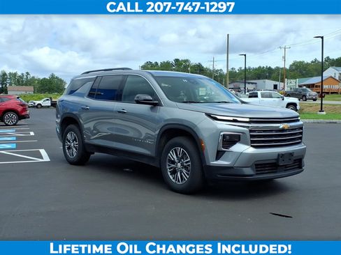 Used 2026 Chevrolet Traverse LT AWD/4WD image 3