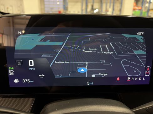 New 2026 Chevrolet Equinox LT w/ Convenience Package II image 17