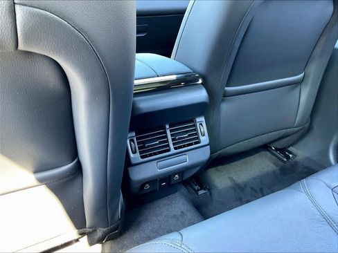 New 2026 Land Rover Range Rover Evoque Dynamic SE image 16