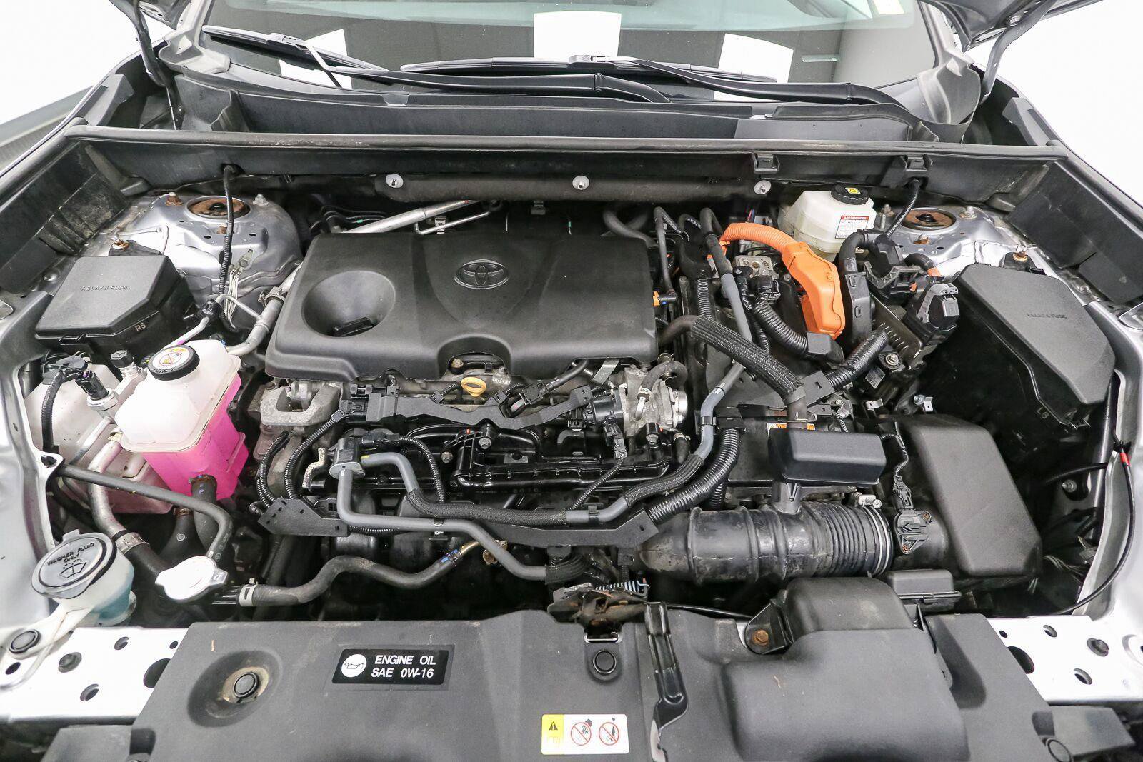Used 2023 Toyota RAV4 XSE AWD/4WD image 14