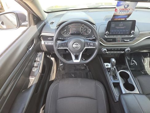 Used 2023 Nissan Altima 2.5 SV FWD image 19