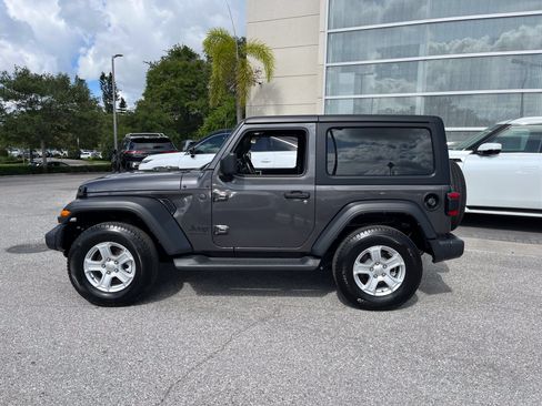 Used 2022 Jeep Wrangler Sport AWD/4WD image 2