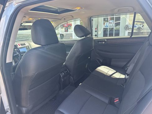 Used 2017 Subaru Outback 2.5i Limited AWD/4WD image 14
