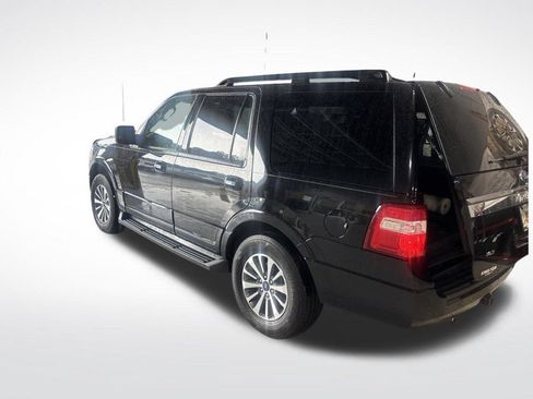 Used 2017 Ford Expedition XLT w/ Equipment Group 202A AWD/4WD image 10