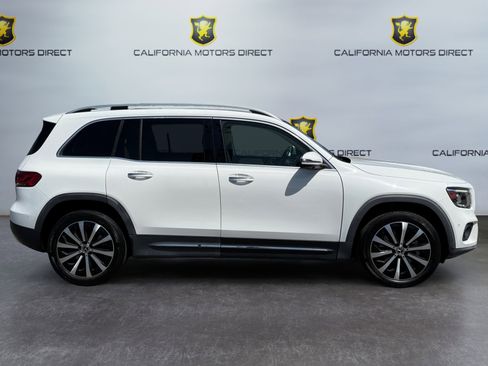 Used 2023 Mercedes-Benz GLB 250 4MATIC w/ Premium Package image 6