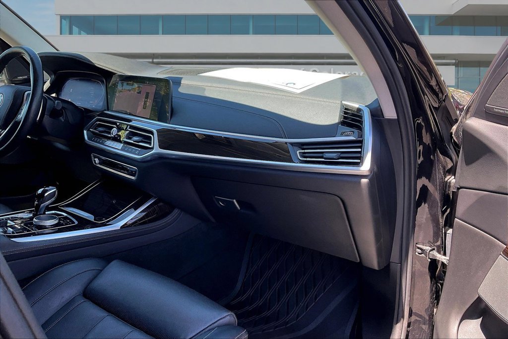 Used 2020 BMW X7 xDrive40i w/ Premium Package AWD/4WD image 27