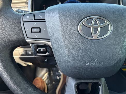 Used 2025 Toyota Camry LE w/ Convenience Package FWD image 29