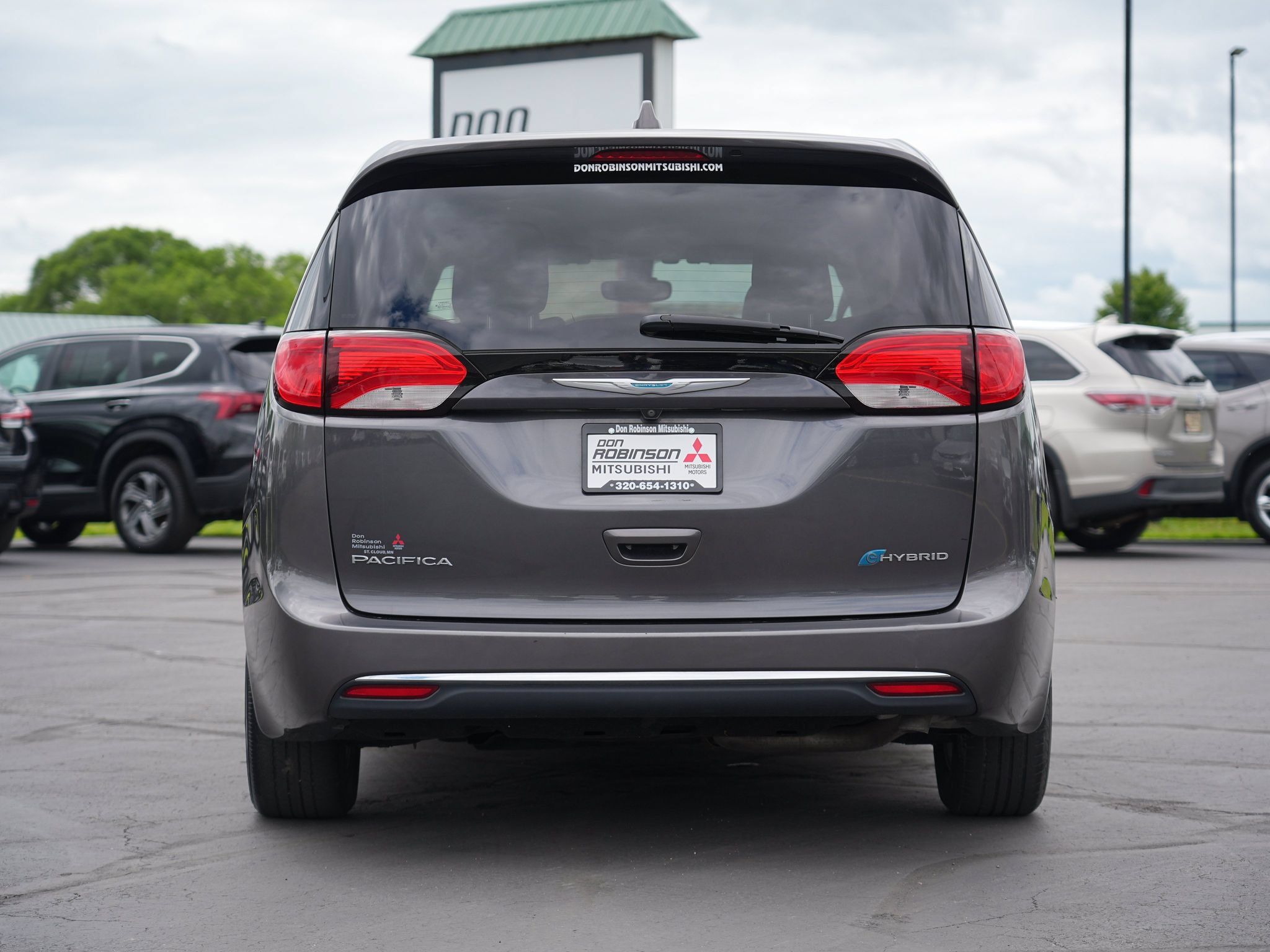 Used 2017 Chrysler Pacifica Touring Plus FWD image 4