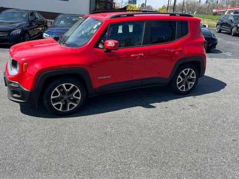 Used 2015 Jeep Renegade Latitude FWD image 4