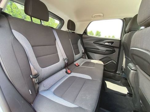 Used 2024 Chevrolet TrailBlazer LT w/ Driver Confidence Package AWD/4WD image 24
