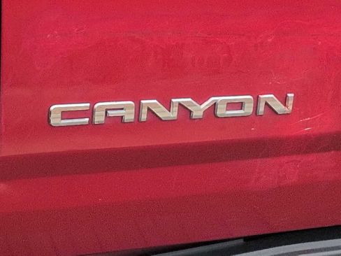 Used 2016 GMC Canyon SLE w/ SLE Convenience Package image 13