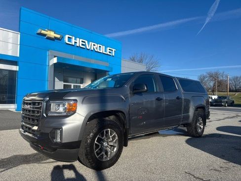 Used 2022 GMC Canyon AT4 image 2