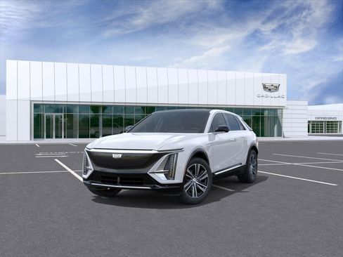 New 2026 Cadillac Lyriq Luxury w/ LPO, Floor Liner Package AWD/4WD image 9