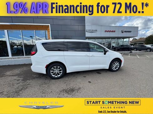 New 2026 Chrysler Pacifica Select image 7