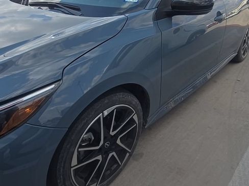 Used 2024 Nissan Sentra SR FWD image 2