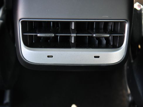 Used 2022 Tesla Model 3 Standard Range RWD image 35