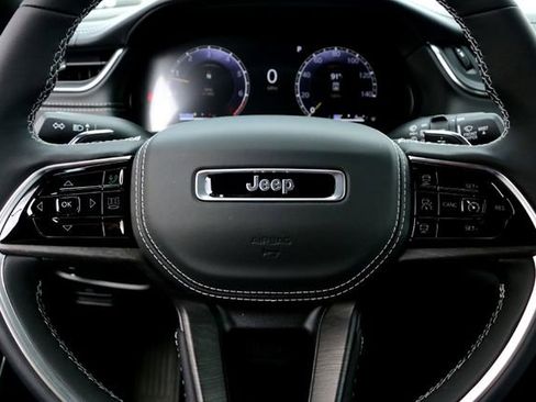 New 2025 Jeep Grand Cherokee L Overland w/ Trailer Tow Package image 10