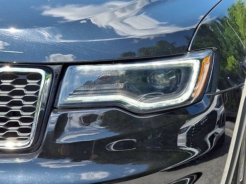 Used 2021 Jeep Grand Cherokee Limited w/ Premium Lighting Group AWD/4WD image 9
